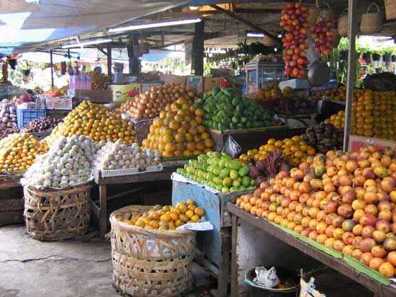 The beautiful fruit market at Berastagi.