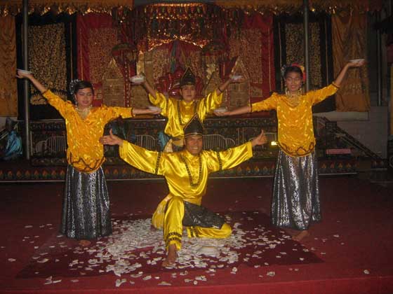 Traditional dance at Bukittinggi