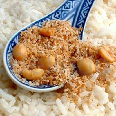 Recipe - Serundeng (seroendeng) - Crisp spiced coconut with peanuts